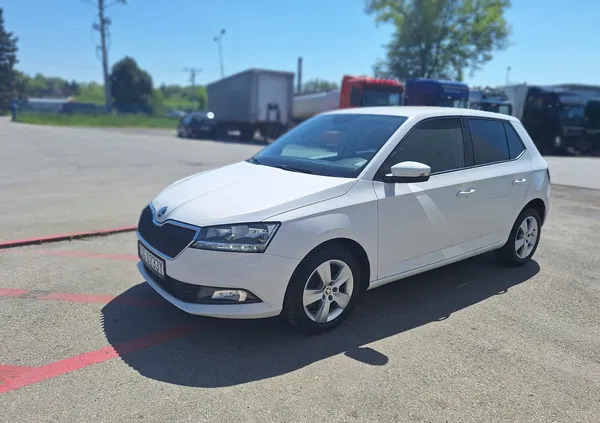 samochody osobowe Skoda Fabia cena 39000 przebieg: 141000, rok produkcji 2020 z Busko-Zdrój